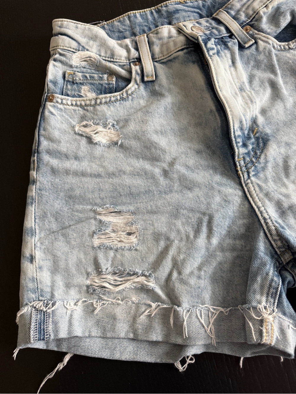 H&M Light Blue Distressed 100% Cotton Denim Mom High Waisted Shorts - Size 4 - Picture 3 of 7
